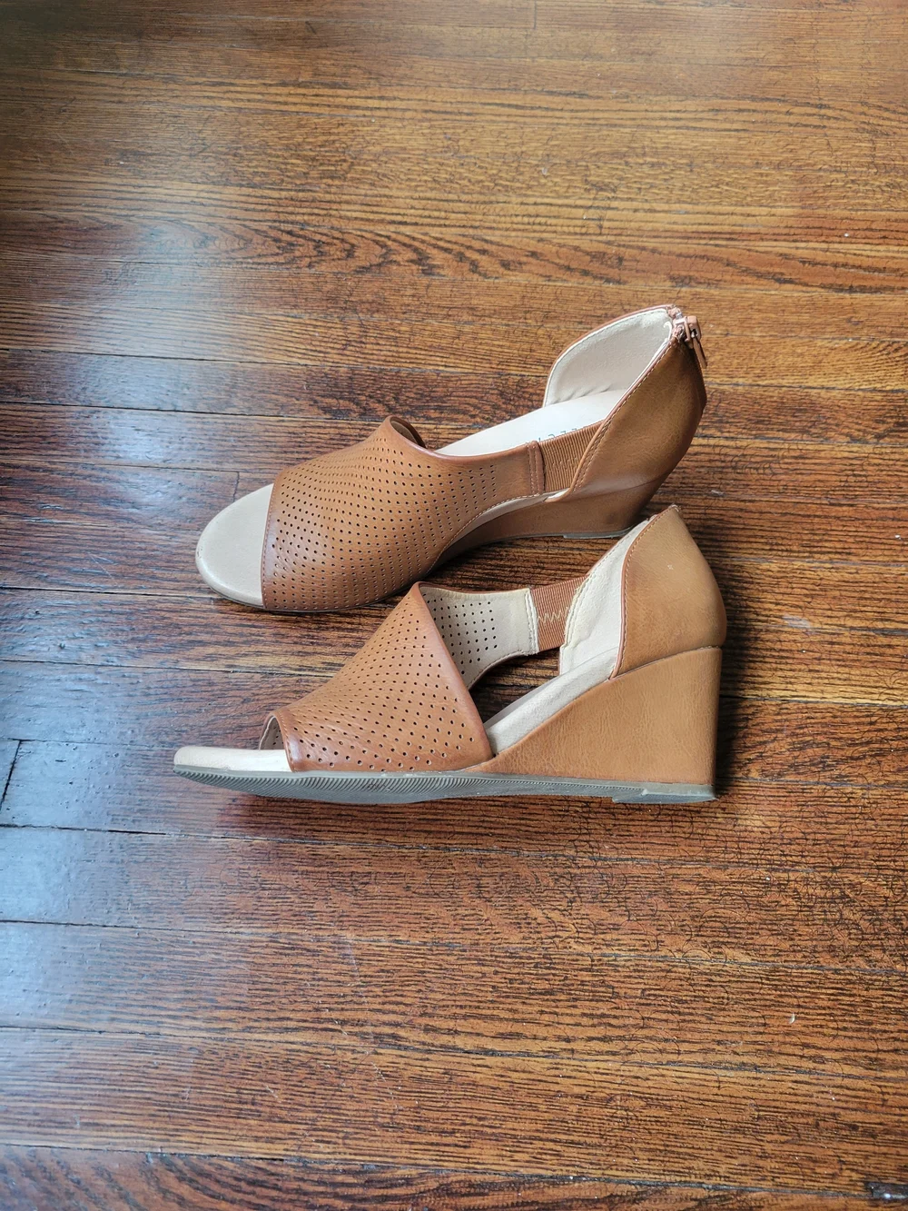 Journee Collection Womens 6.5 Cognac Brown Aretha Peep Toe Wedge Sandals